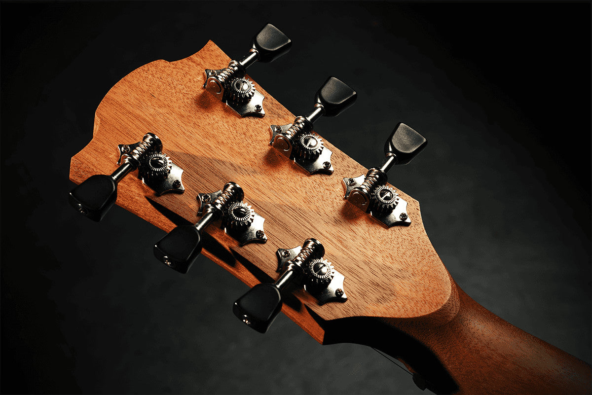 LAG GuitarsT70DCE NAT Dreadnought Cutaway Electro
