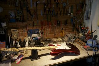 Stratocaster på operationsbordet