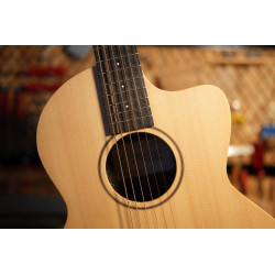 The S04 by Sheeran by Lowden