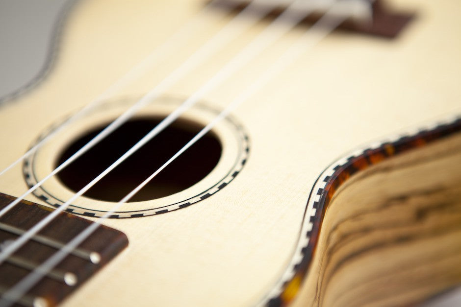 Reno RU210 Ukulele