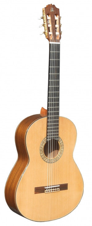 Classic Guitar Admira A15 solid Cedar top