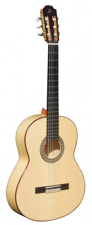 Admira F4 Flamenco model, solid Spruce top