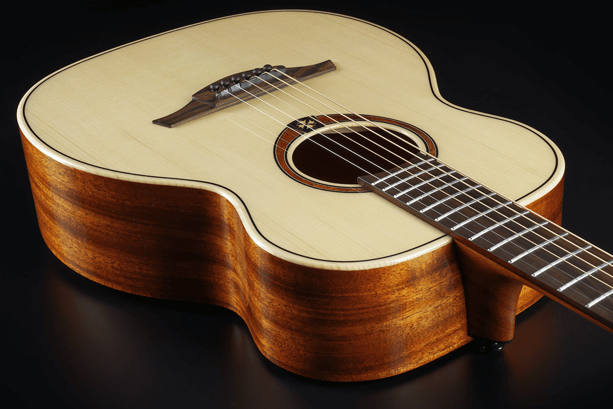 LAG Guitars  TRAVEL SP  Travel guitar, solid Engelmann spruce top