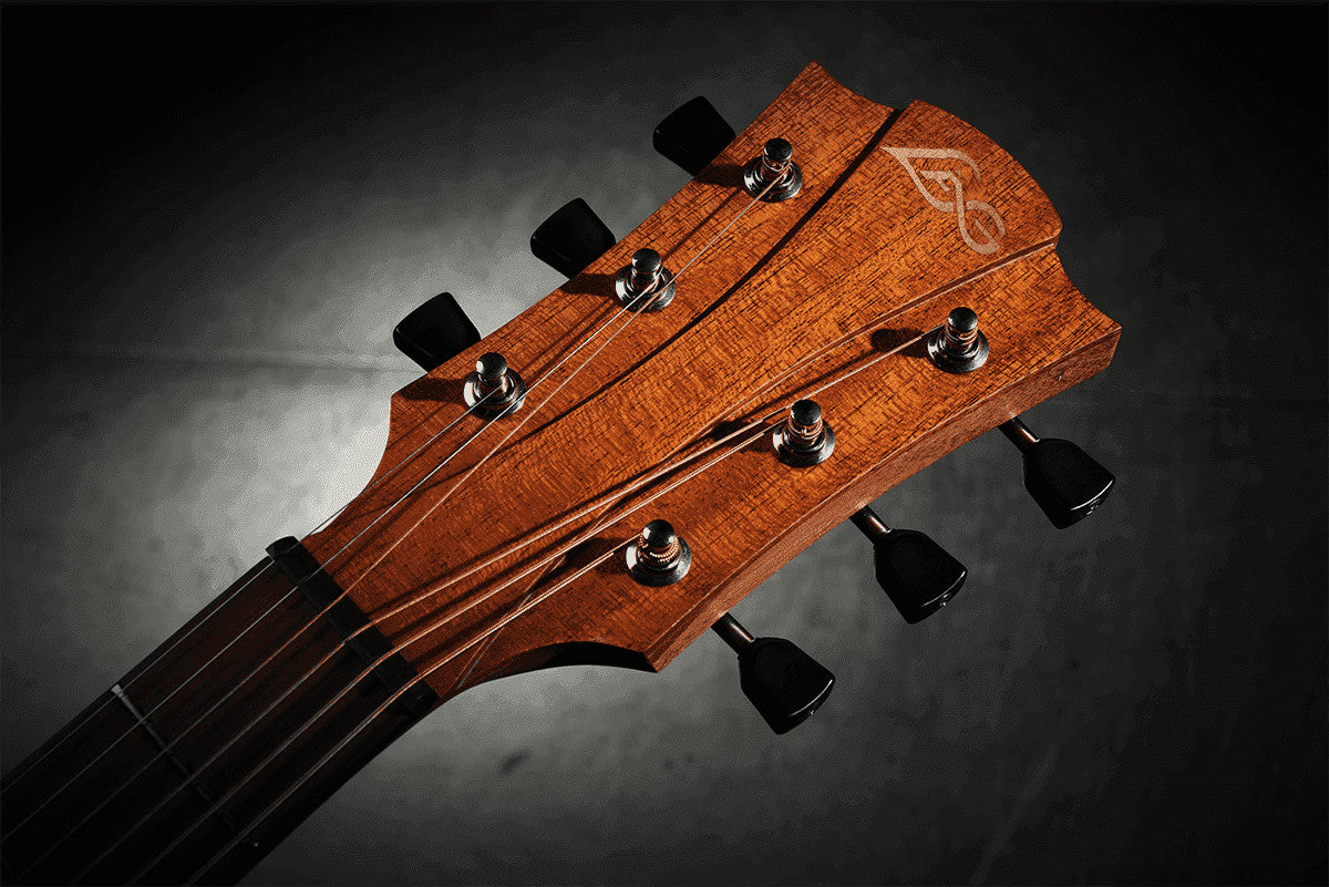 LAG GuitarsT70DCE NAT  Dreadnought Cutaway Electro
