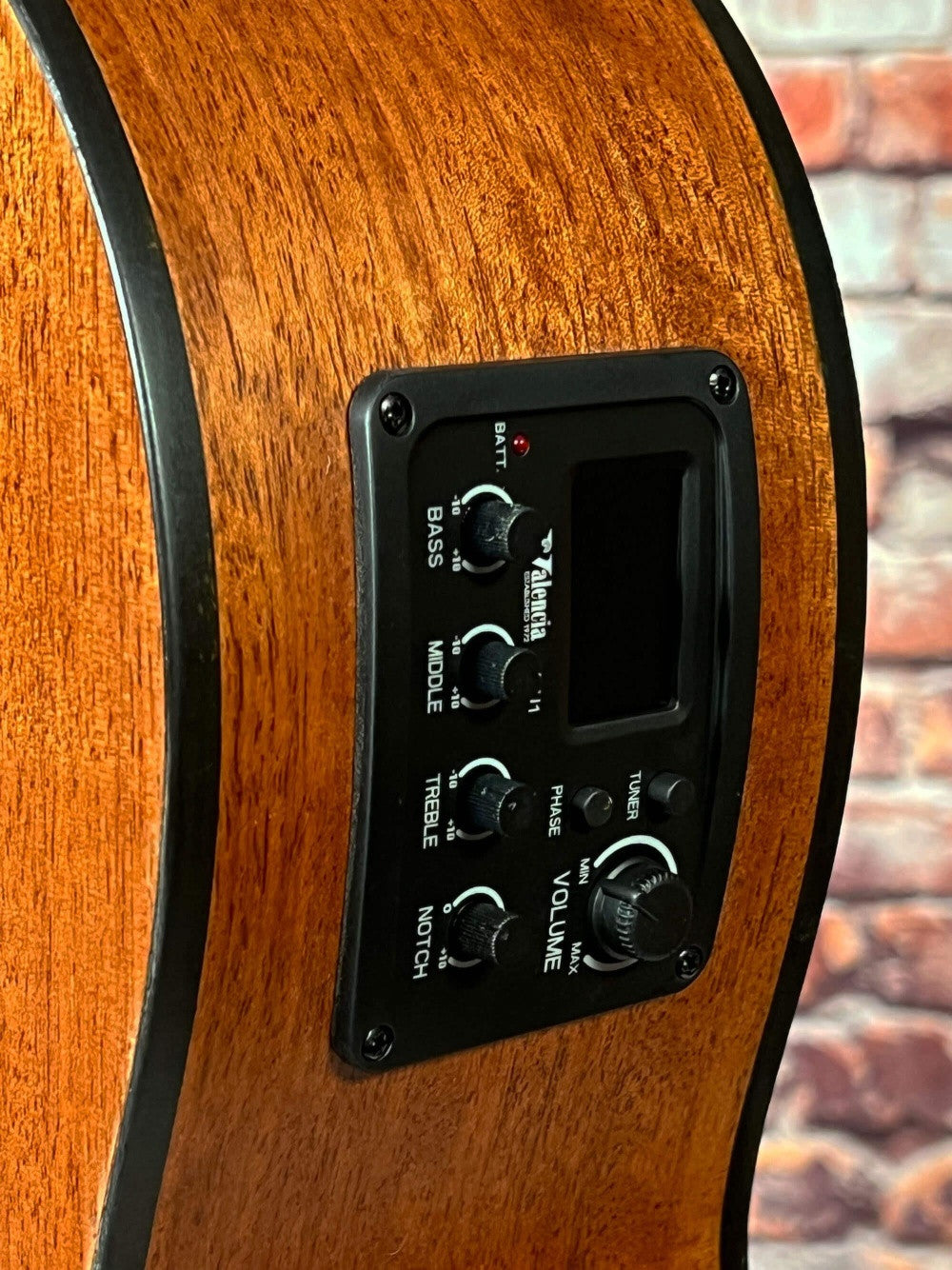 Valencia 4/4 Konzert Gitarre VC304CE Natural